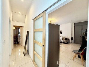 Interior - Ze Perfect Place - Centre - Durandy - 2 Bdrms - AC (Nice)