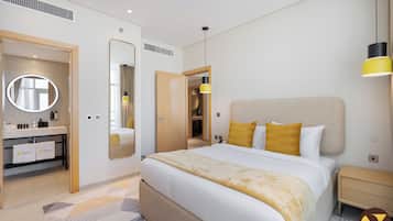 Luxury Apartment, Balcony, City View | Egyptian cotton sheets, premium bedding, in-room safe