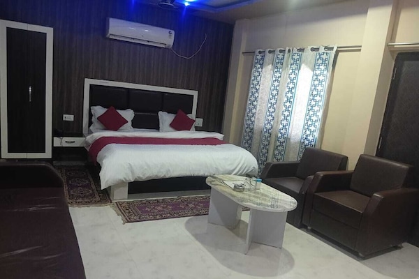 Deluxe Double Room, City View | Desk, laptop workspace, WiFi (free)