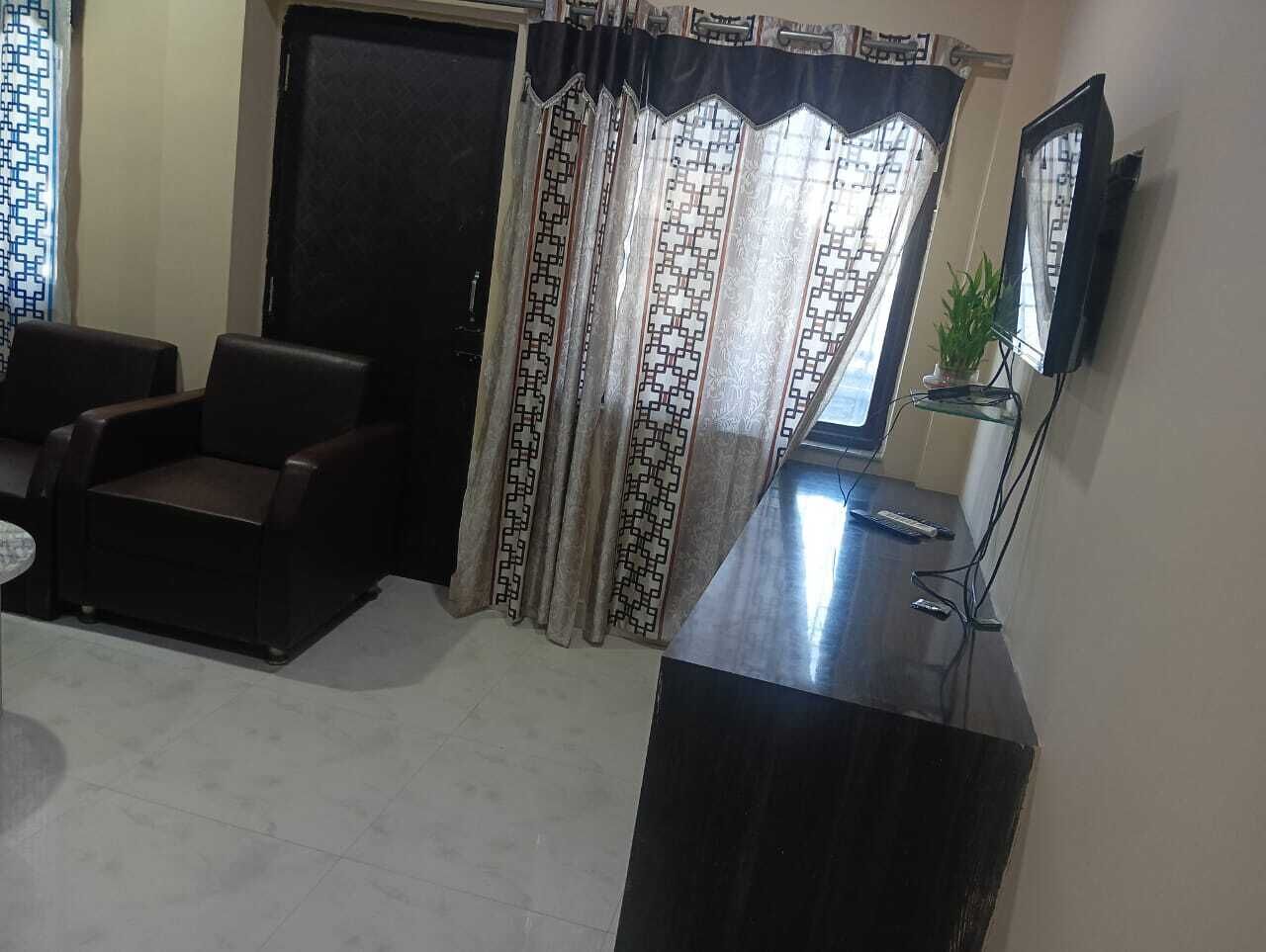 Quarto casal luxo, vista para a cidade | Escrivaninha, espaço de trabalho para notebook, Wi-Fi de cortesia