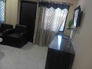 Deluxe Double Room, City View | Desk, laptop workspace, free WiFi - The Bhuwan Heights Inn (Satna)