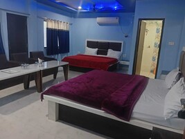 Deluxe Double Room, City View | Desk, laptop workspace, free WiFi