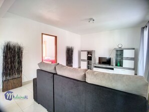 Living area - Casa do Romaninho by Interhome (Madeira/Porto da Cruz)