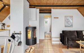 Télévision, cheminée