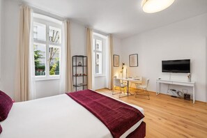 1 bedroom, iron/ironing board, Internet, bed sheets - Studio Rogergasse Check in 15h to 22h (Wien)