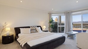 4 bedrooms, iron/ironing board, WiFi