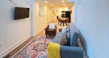 Mt Pleasant Retreat with Parking - 1200 Sqft, Walk to Metro, Zoo, Adams Morgan