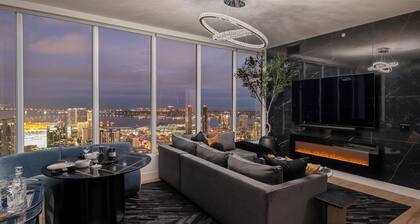 41st Floor! 2BDR w/ Luxury Amenities & Balcony | SkyLux Penthouse by AvantStay