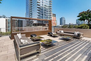 Terrace/patio - 41st Floor! 2BDR w/ Luxury Amenities & Balcony | SkyLux Penthouse by AvantStay (San Diego)