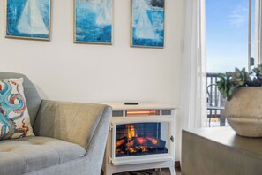 Smart TV, fireplace - Cozy Whidbey Island Home Near Langley Waterfront & Dining | Tideview (Langley)