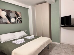 Room - Sant Alessandro central new two-room apartment (Bergamo)