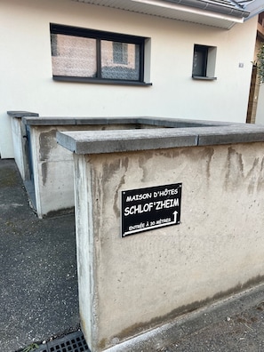 Exterior detail - Guest house near EUROPA PARK (Friesenheim)