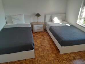 3 bedrooms, iron/ironing board, Internet, bed sheets