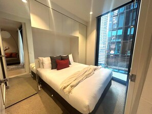 2 bedrooms, iron/ironing board, Internet, bed sheets