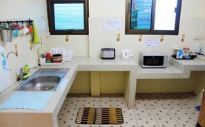 Kühlschrank, Mikrowelle, Toaster, Hochstuhl