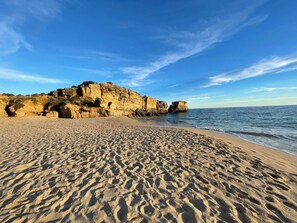 Beach - Casa Jokpa Mar - Villa near São Rafael Beach (Albufeira)
