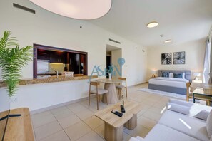 TV, offices - Aspin Stylish Burj Views Studio-City View (Dubai)
