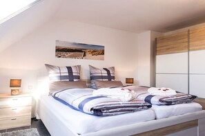 3 chambres, fer et planche à repasser, Wi-Fi gratuit, draps fournis