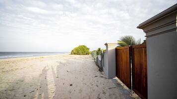 Uitzicht op strand/zee