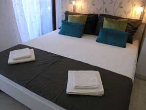 Internet - Wohnung direkt am Strand by Interhome (Podgora)