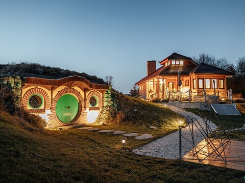 Kleines Haus mit Werkstatt by Interhome