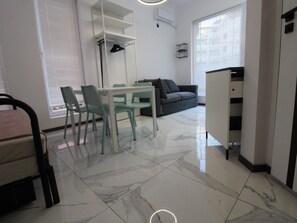 TV - Menada - Sonnentag 6 - Modernes Studio by Interhome (Sonnenstrand)