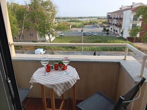Outdoor dining - Petit Coin à la Plage by Interhome (Ponte de Vagos)