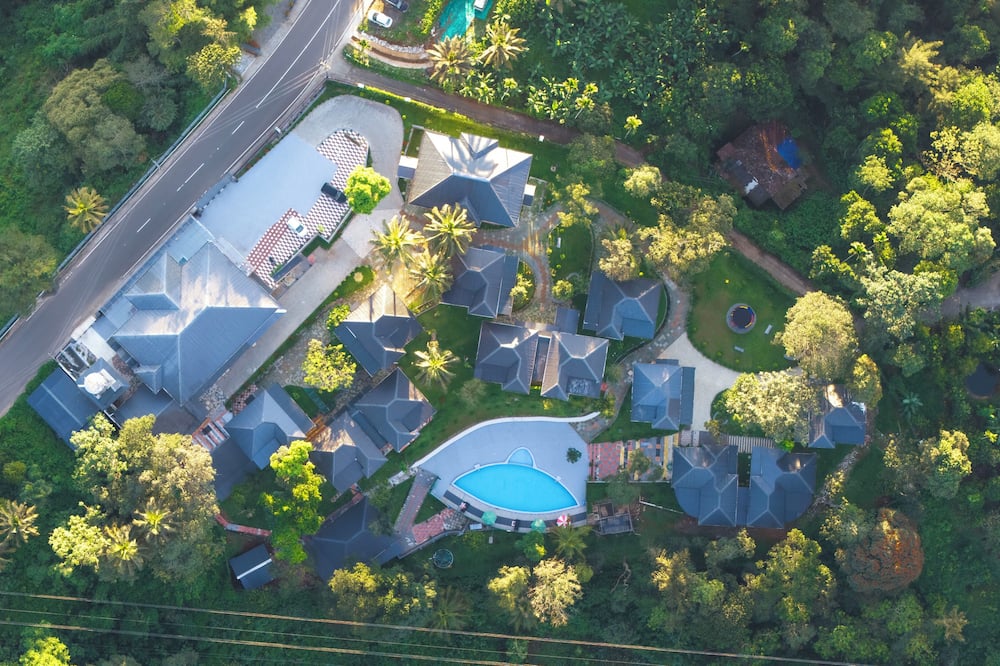 Eeleem Resorts & Spa