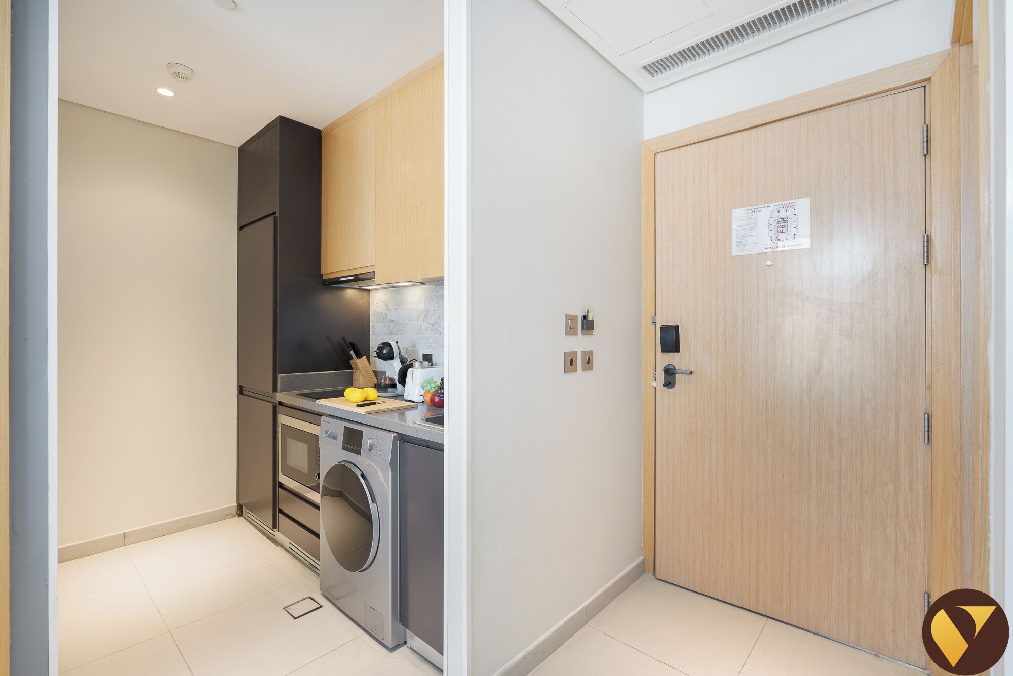 Luxury Apartment, Balcony, City View | Private kitchen