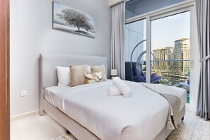 1 bedroom, in-room safe, iron/ironing board, free WiFi - 1BR Facing Canal and City Views, A Short Walk to Bus Stop and Marine Transport (Dubai)
