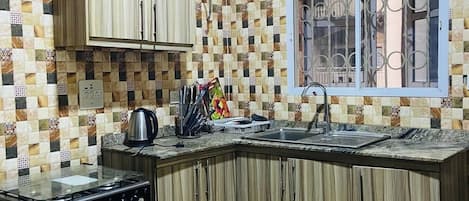 Deluxe Room, Balcony, City View | Private kitchen | Mini-fridge