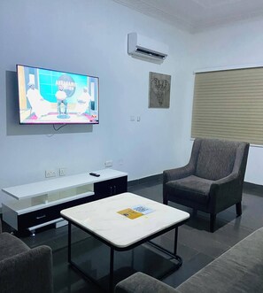 Deluxe Room, Balcony, City View | Living area - Belmont Hotel (Abuja)