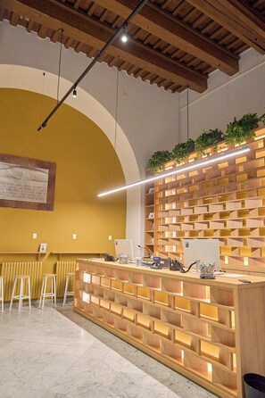 Reception - Lucca Hostel & Rooms San Frediano (Lucca)