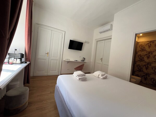 Double Room | Iron/ironing board - Turin Central Suite (Torino)