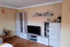 Smart TV, books - Seidl - Holiday Apartment (Kirchberg i. Wald)