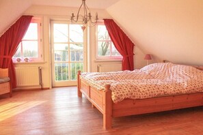 2 bedrooms, free WiFi, bed sheets - Romantic half-timbered house (Egestorf)