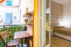 Departamento (1 Bedroom) | 1 habitación, espacio para trabajar con laptop y ropa de cama 