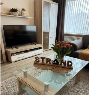 Smart-TV, DVD-Player, Stereoanlage