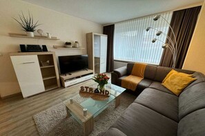 Smart TV, lettore DVD, impianto stereo