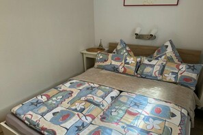 1 bedroom, free WiFi, bed sheets