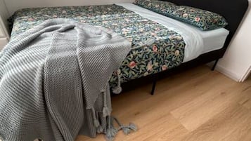 Strygejern/strygebræt, internetforbindelse, sengetøj