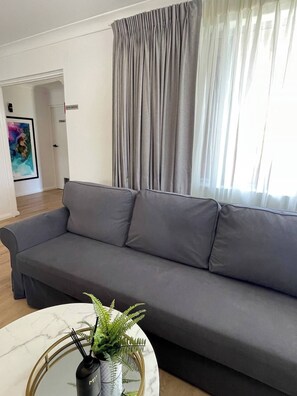 Living area - Sleeps 4, Private Ground Floor (Heathcote)