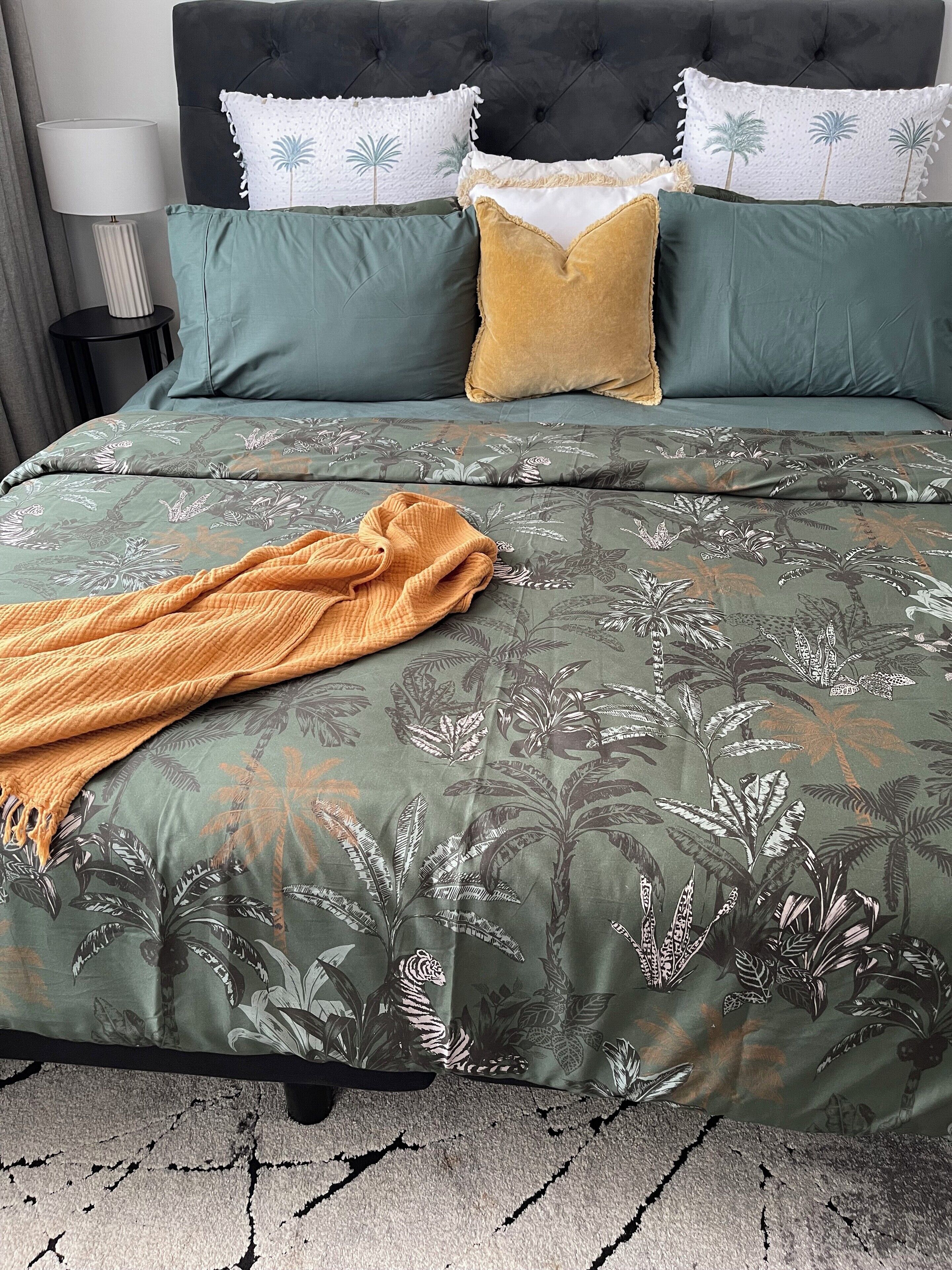 Iron/ironing board, Internet, bed sheets