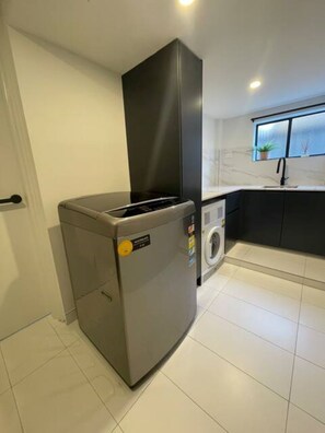 Interior - Sleeps 4, Private Ground Floor (Heathcote)