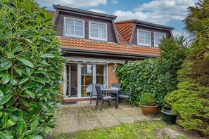 Outdoor dining - Holiday apartment with 1 bedroom (Tinnum)