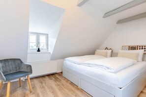 2 bedrooms, iron/ironing board, free WiFi - Island love under a thatched roof (Wyk Boldixum)