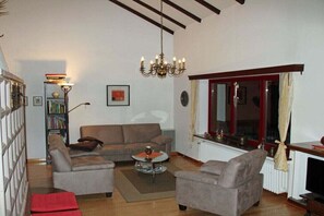 Smart TV, fireplace, stereo - Holiday home in Schmallenberg with barbecue (Schmallenberg)