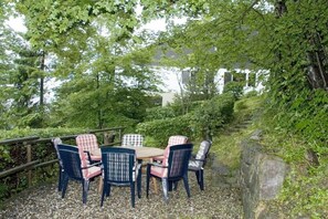 Outdoor dining - Holiday home in Schmallenberg with barbecue (Schmallenberg)