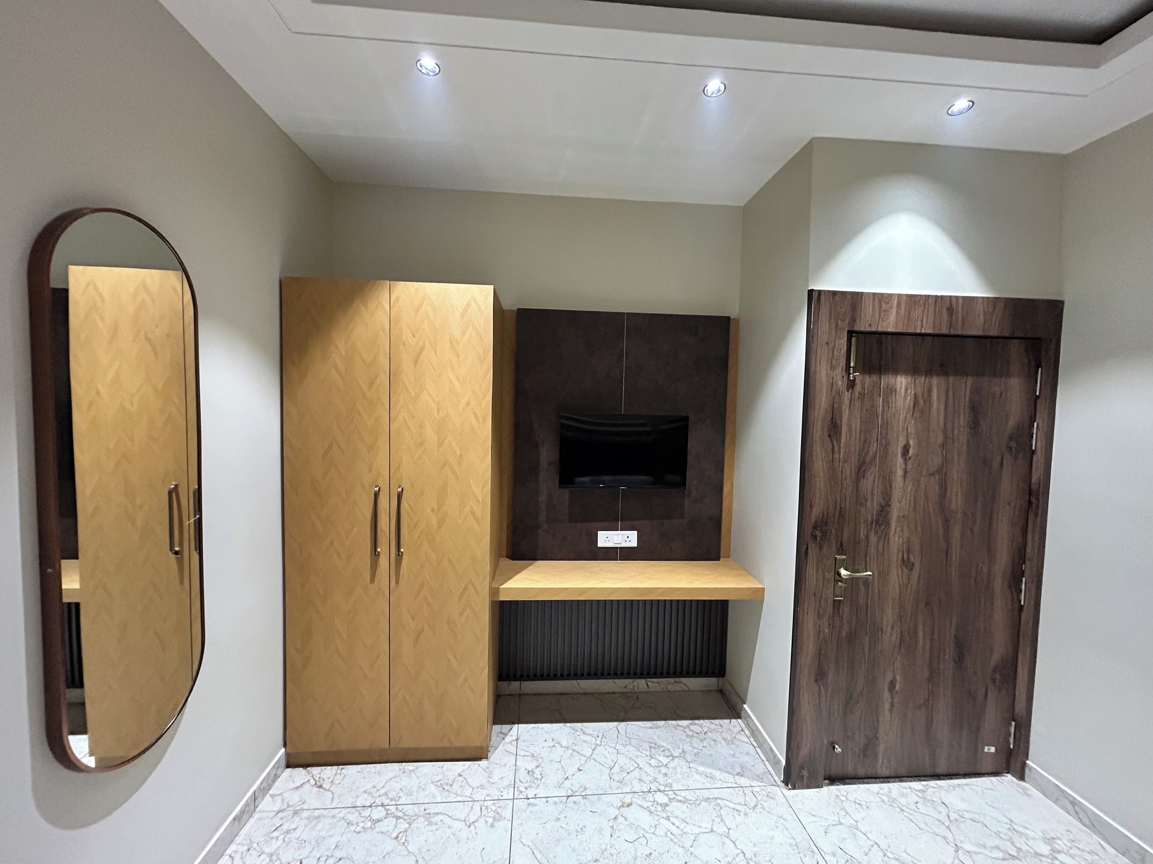 Standard Double Room | Laptop workspace, free WiFi