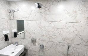 Shower, towels, soap, shampoo - Ocean Regency (Ujjain)